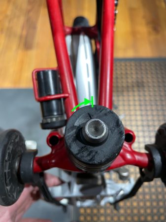 Notch in Brompton suspension block Notch in Brompton suspension block